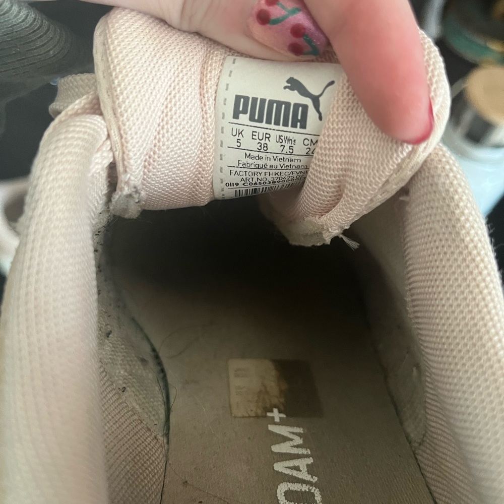 PUMA CARINAS GOOD CONDITION - Picture 4 of 6